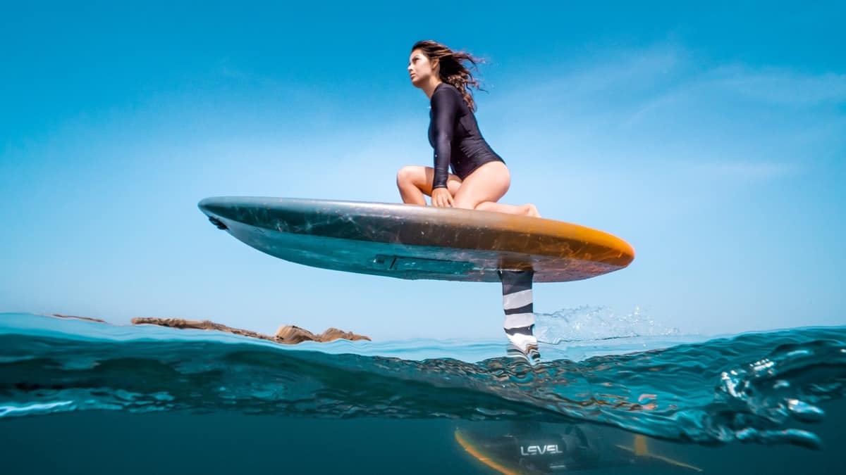 E-Foil intro session Koh Phangan — beginner on electric hydrofoil board
